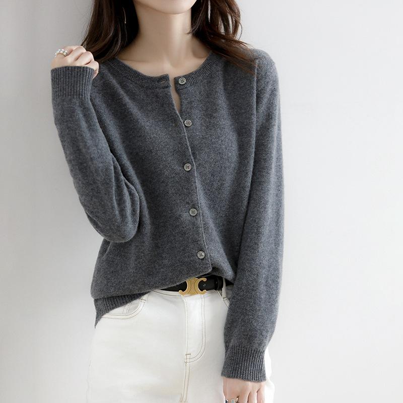 Thin loose outerwear inner sweater