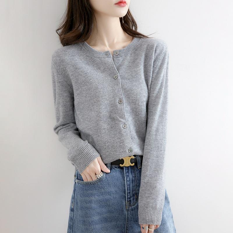 Thin loose outerwear inner sweater