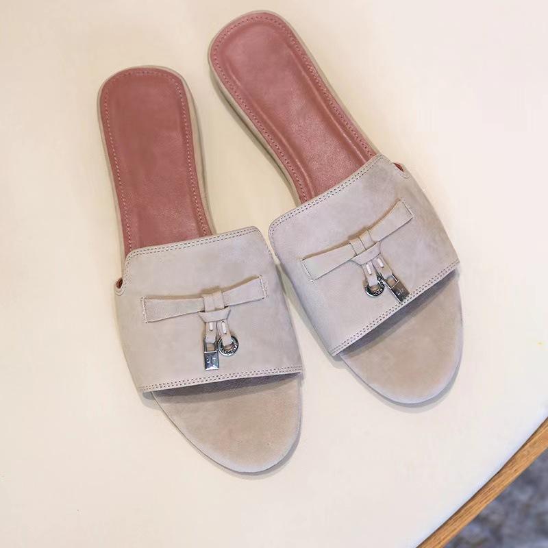 Fashion Casual Retro Lock Flat Slippers