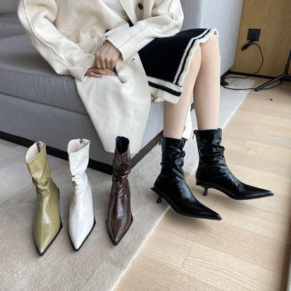 Fashionable pleated boots