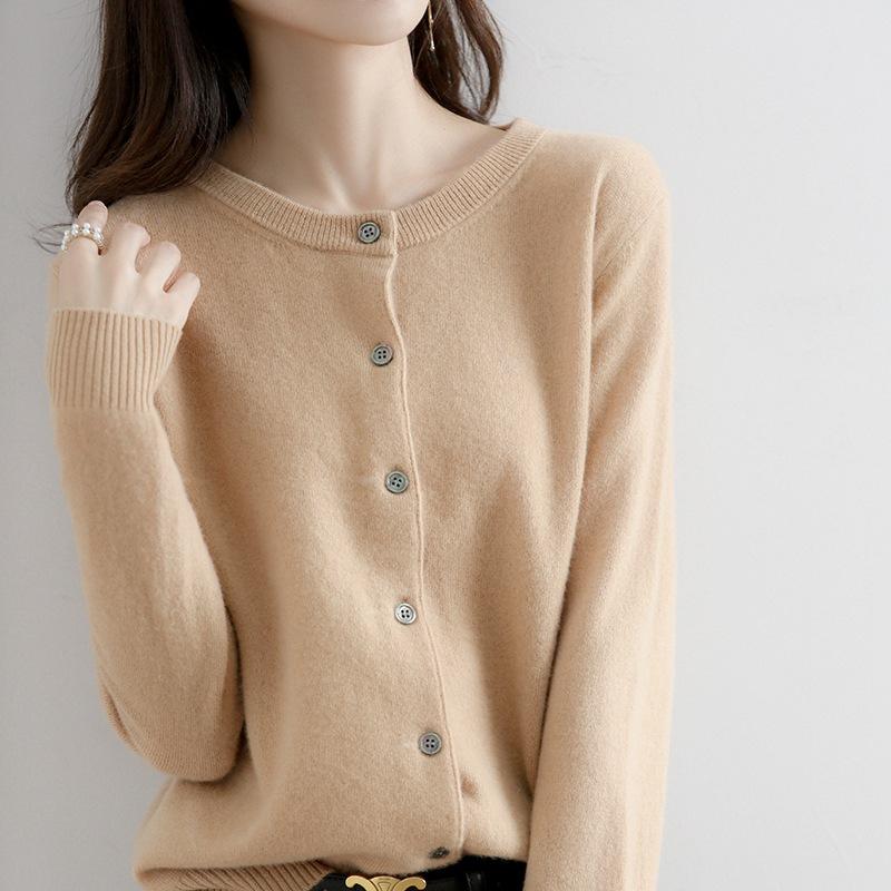 Thin loose outerwear inner sweater