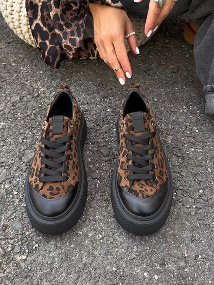 Fashionable leopard print soft-soled shoes